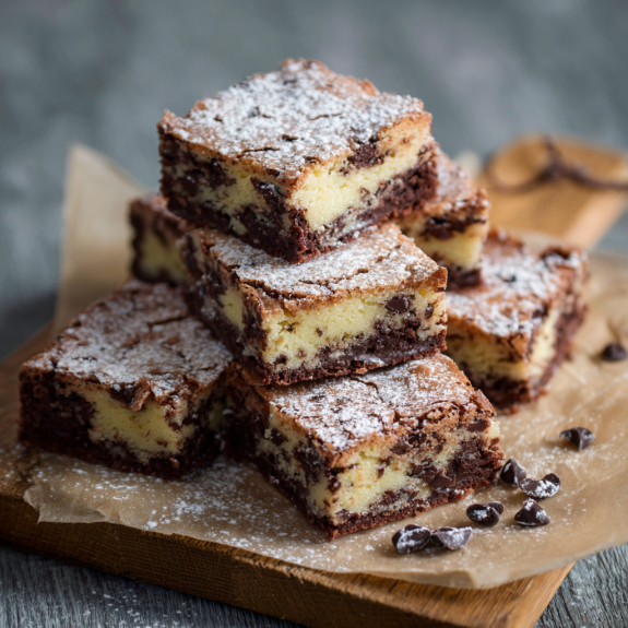 Cake dolce con granella di cioccolato.