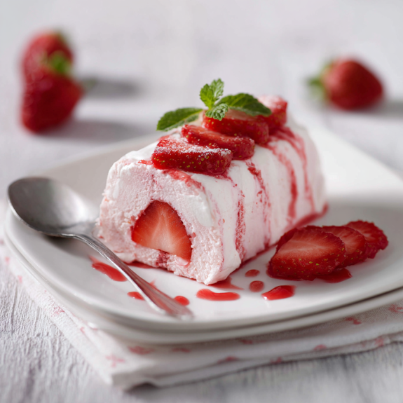 Un dolce con strawberry e mint.